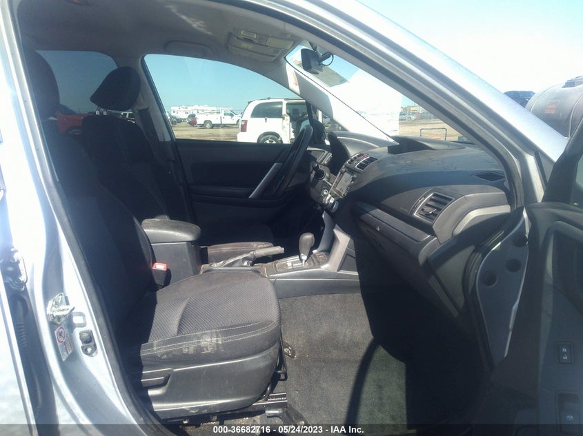 VIN JF2SJAAC2HH539464 2017 SUBARU FORESTER
