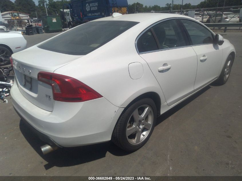 2013 VOLVO S60 T5 - YV1612FS6D2174378