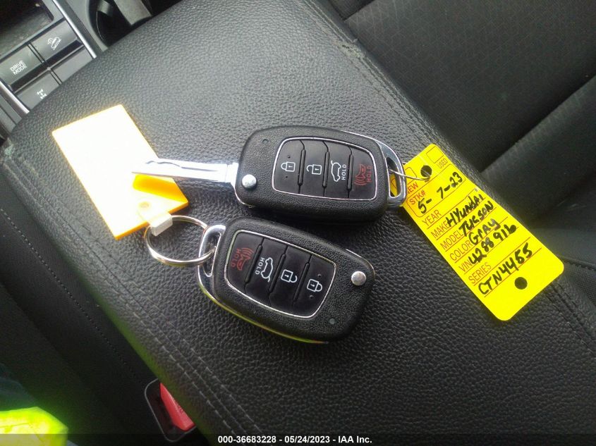 2017 HYUNDAI TUCSON SE - KM8J3CA4XHU288916