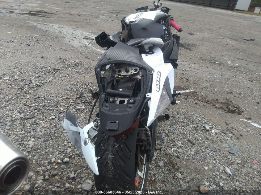 2014 SUZUKI GSX-R600 - JS1GN7FA8E2101141