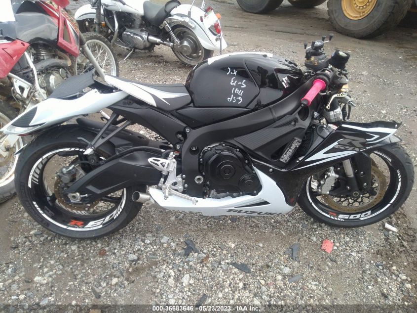 2014 SUZUKI GSX-R600 - JS1GN7FA8E2101141