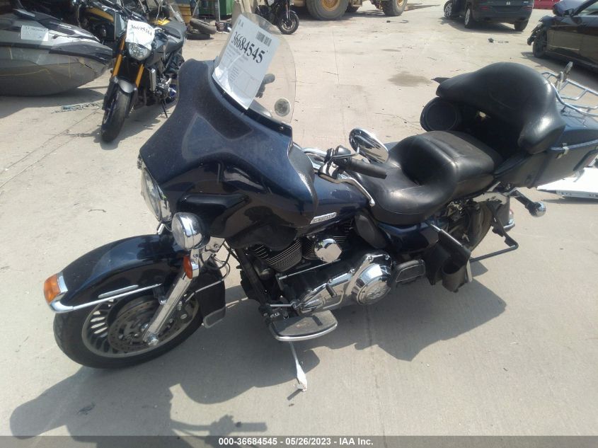 2010 HARLEY-DAVIDSON FLHTCU 1HD1FC411AB649074
