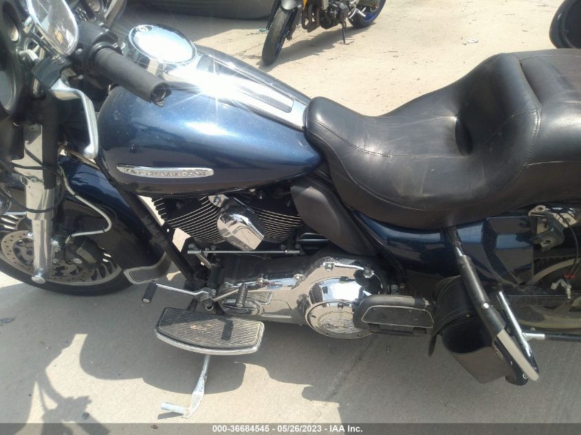 2010 HARLEY-DAVIDSON FLHTCU 1HD1FC411AB649074
