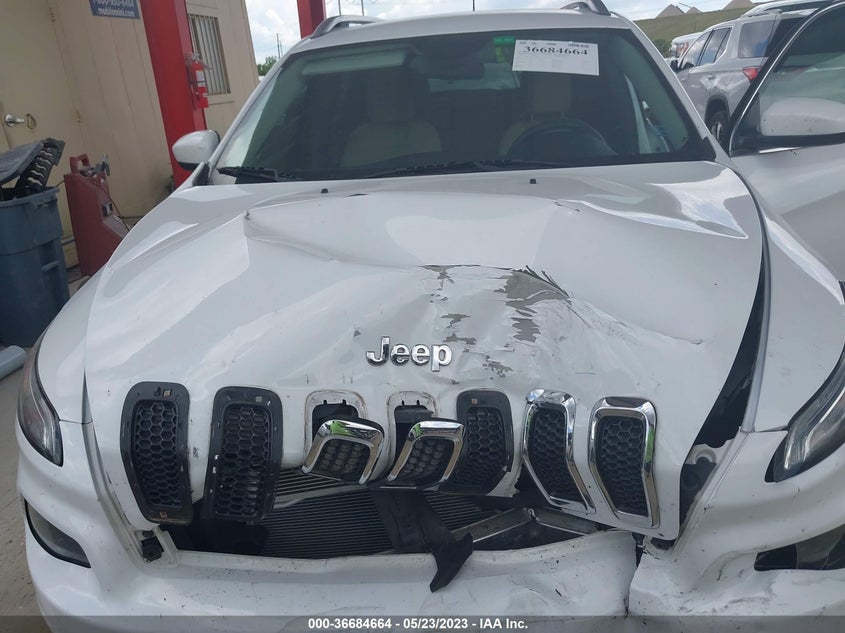 VIN 1C4PJLCB2JD519636 2018 JEEP CHEROKEE LATITUDE