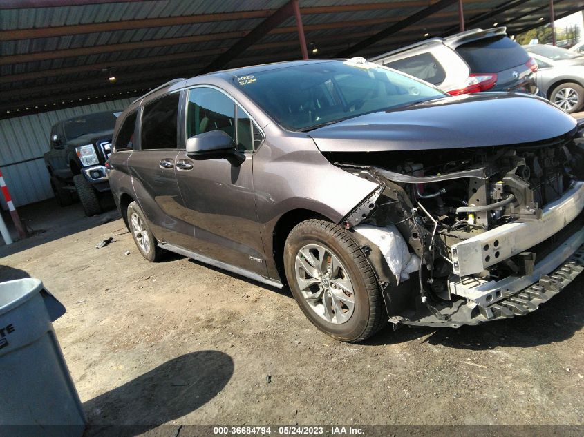 2021 TOYOTA SIENNA XLE - 5TDJRKEC6MS033628