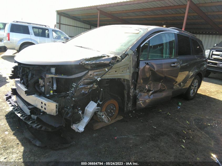 2021 TOYOTA SIENNA XLE - 5TDJRKEC6MS033628