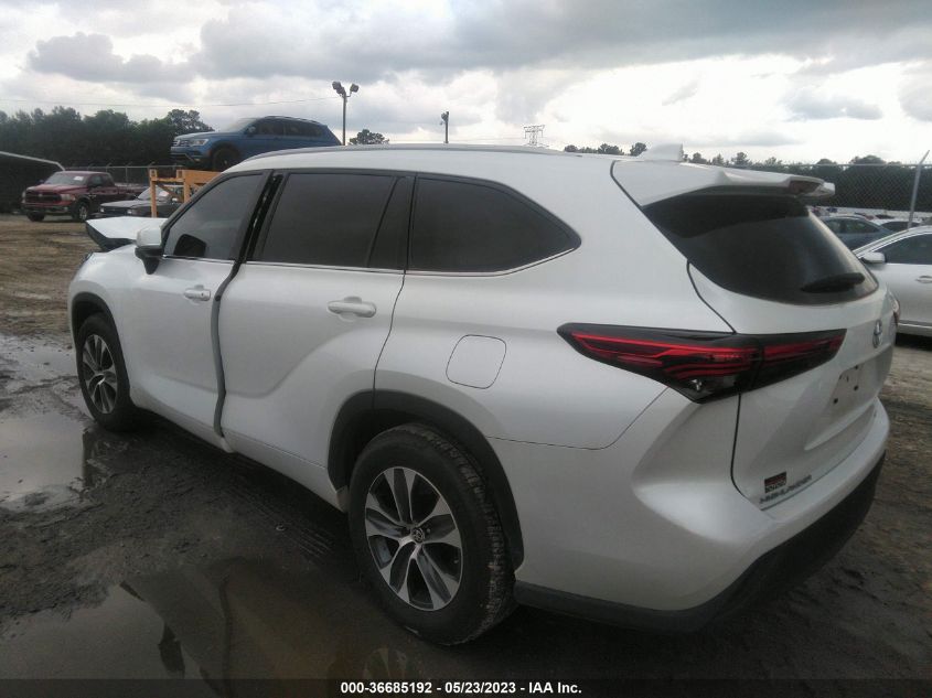 2022 TOYOTA HIGHLANDER XLE - 5TDGZRAH0NS555841