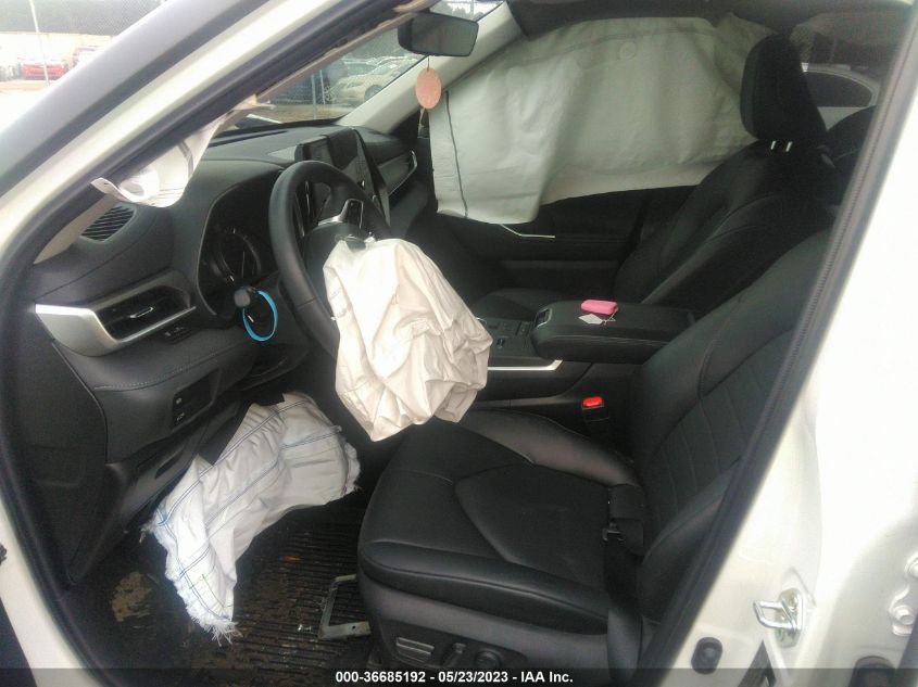 2022 TOYOTA HIGHLANDER XLE - 5TDGZRAH0NS555841
