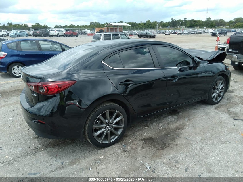 VIN 3MZBN1V30JM252135 2018 MAZDA MAZDA3 4-DOOR TOURING