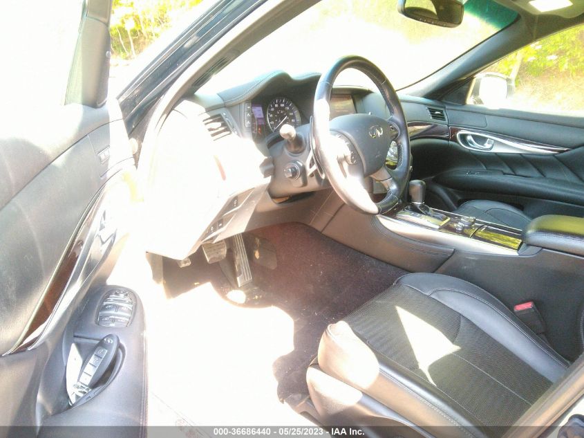 2019 INFINITI Q70 3.7 LUXE JN1BY1AR4KM580131