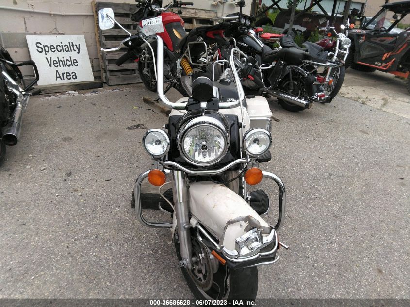 2010 HARLEY-DAVIDSON FLHP 1HD1FHM12AB645595