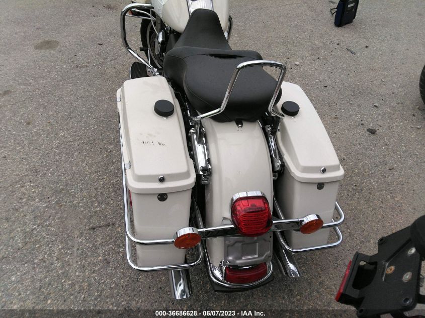 2010 HARLEY-DAVIDSON FLHP 1HD1FHM12AB645595
