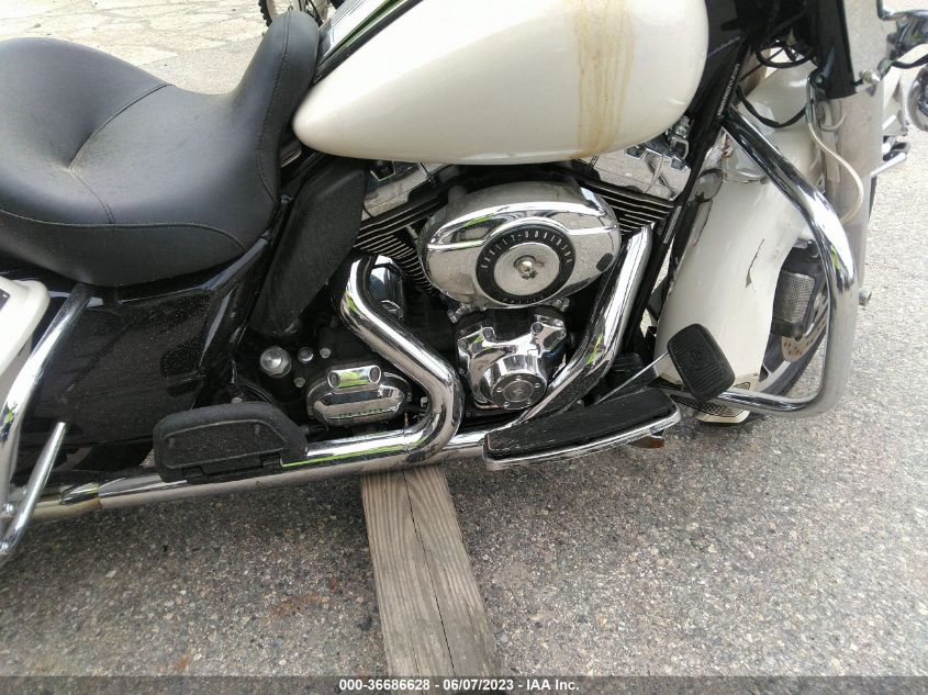 2010 HARLEY-DAVIDSON FLHP 1HD1FHM12AB645595