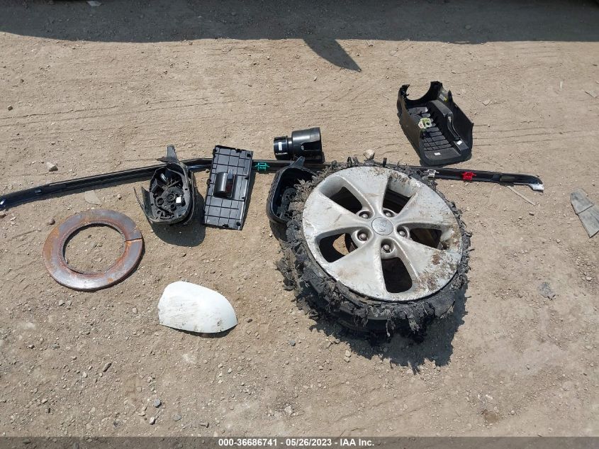 2016 KIA SOUL BASE - KNDJN2A23G7300196