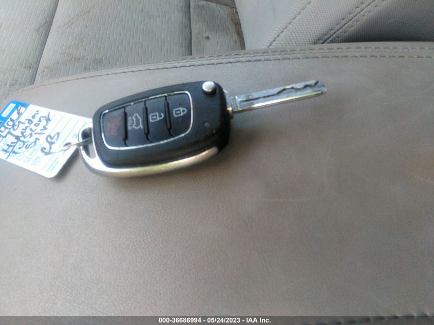 2019 HYUNDAI TUCSON SE - KM8J23A45KU905827