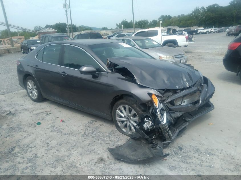 2018 TOYOTA CAMRY LE - 4T1B11HK1JU097412