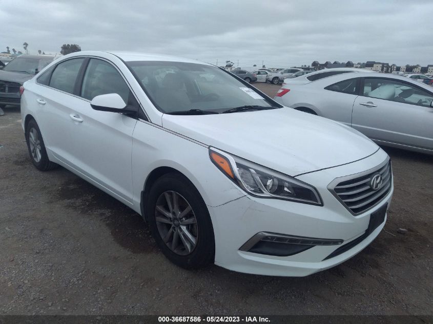 2015 HYUNDAI SONATA 2.4L SE - 5NPE24AF8FH220654