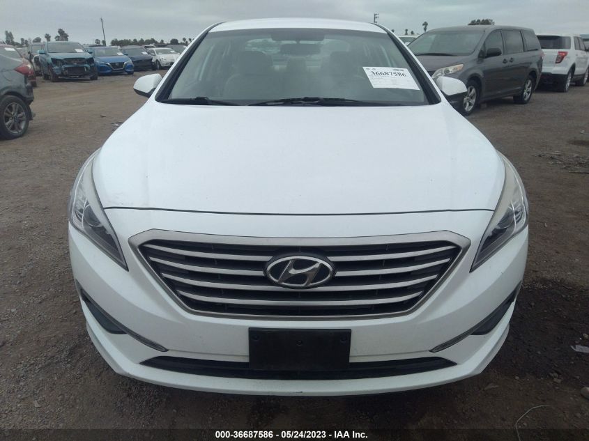 2015 HYUNDAI SONATA 2.4L SE - 5NPE24AF8FH220654