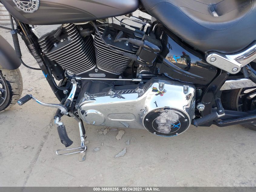 2017 HARLEY-DAVIDSON FXSB BREAKOUT - 1HD1BFV12HB046446