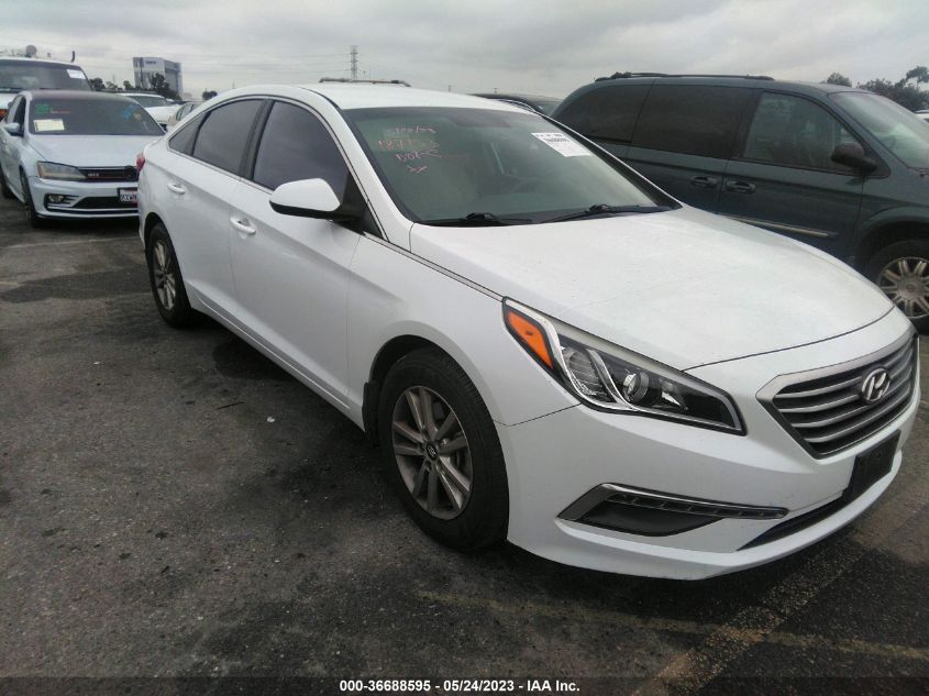 2015 HYUNDAI SONATA 2.4L SE - 5NPE24AF5FH176144