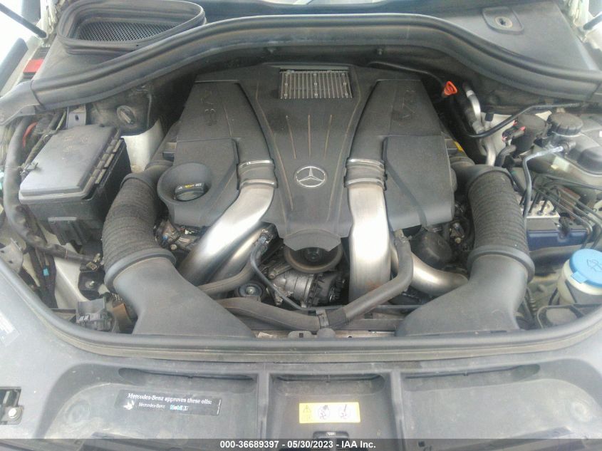 2015 MERCEDES-BENZ GL-CLASS GL 550 - 4JGDF7DE3FA549916