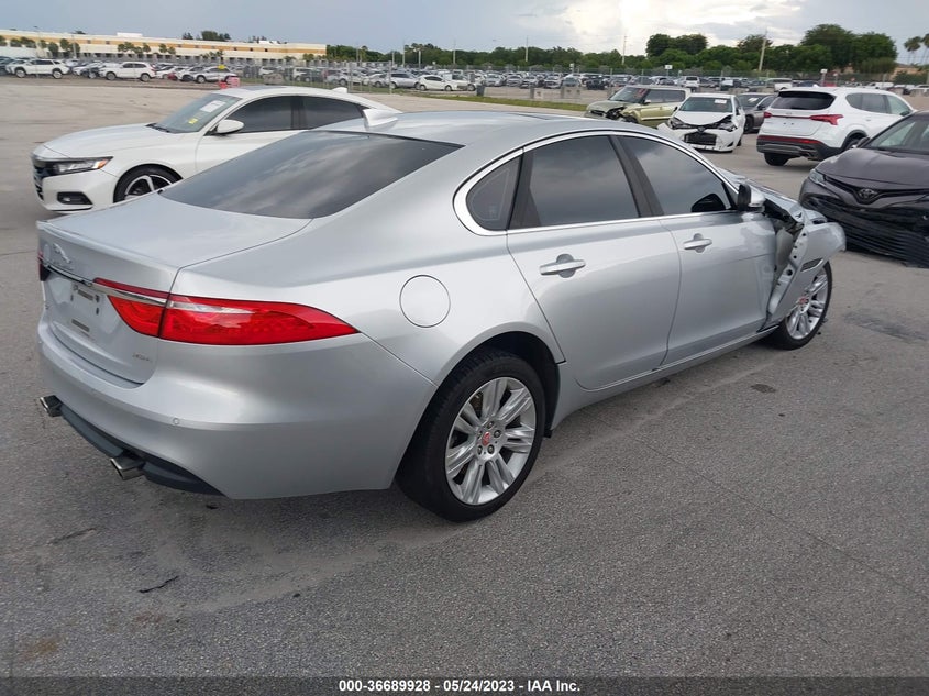 VIN SAJBD4BV9HCY30338 2017 JAGUAR XF 35T PREMIUM