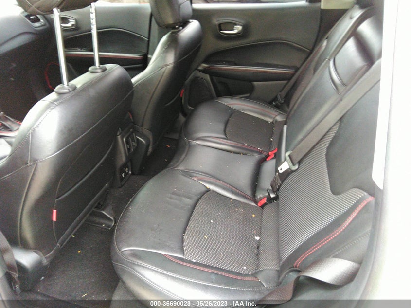 VIN 3C4NJDDB2KT775802 2019 JEEP COMPASS TRAILHAWK