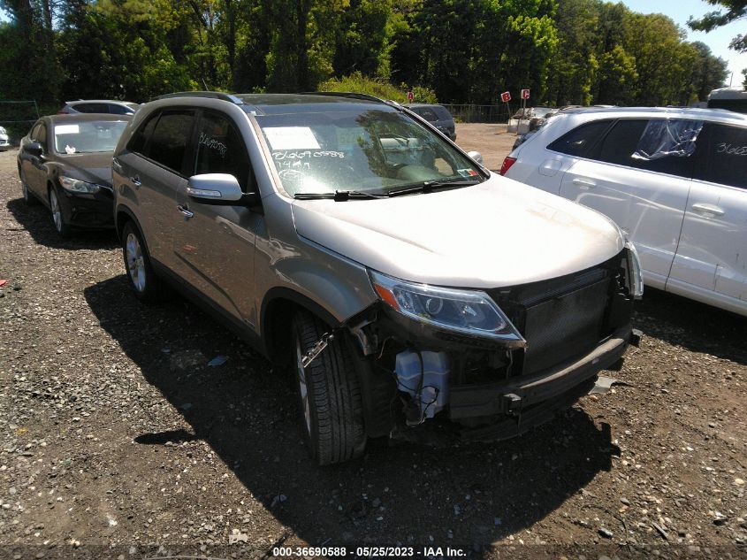 2014 KIA SORENTO EX - 5XYKUDA75EG524410