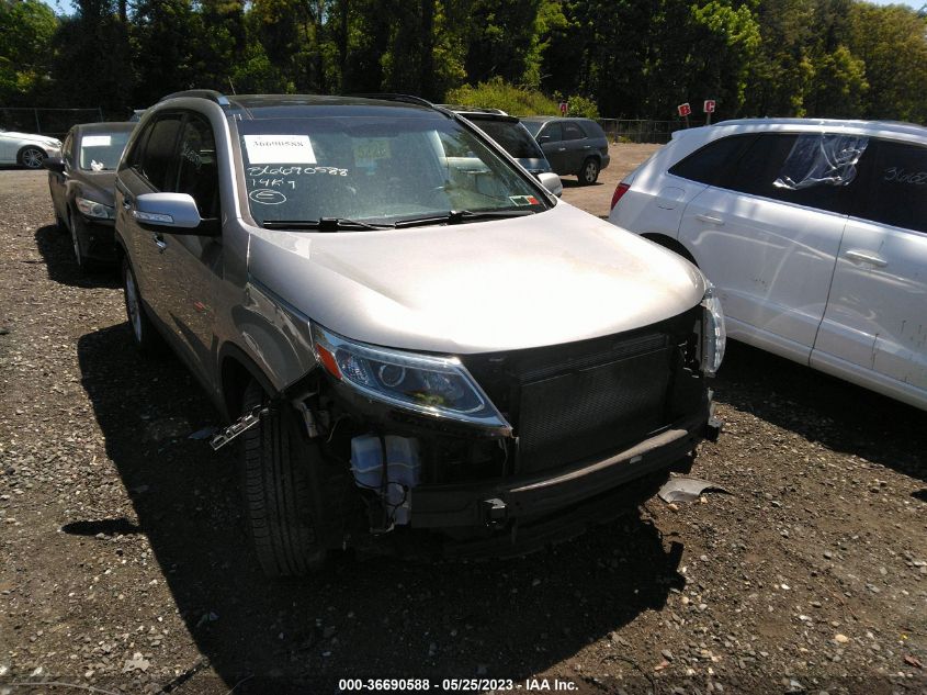 2014 KIA SORENTO EX - 5XYKUDA75EG524410