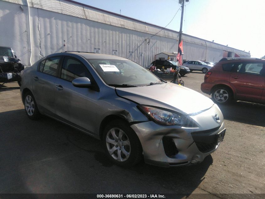 2013 MAZDA MAZDA3 I SPORT - JM1BL1U78D1701446