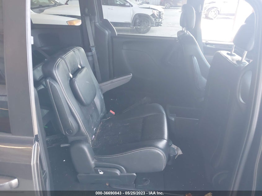 VIN 2C4RDGCG8JR303855 2018 DODGE GRAND CARAVAN SXT