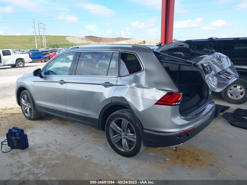 VIN 3VV3B7AX7LM070013 2020 VOLKSWAGEN TIGUAN SE/SEL/SE R-LINE BLACK