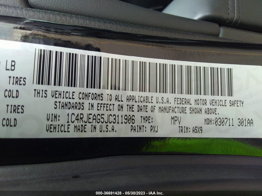 VIN 1C4RJEAG5JC311906 2018 JEEP GRAND CHEROKEE LAREDO E