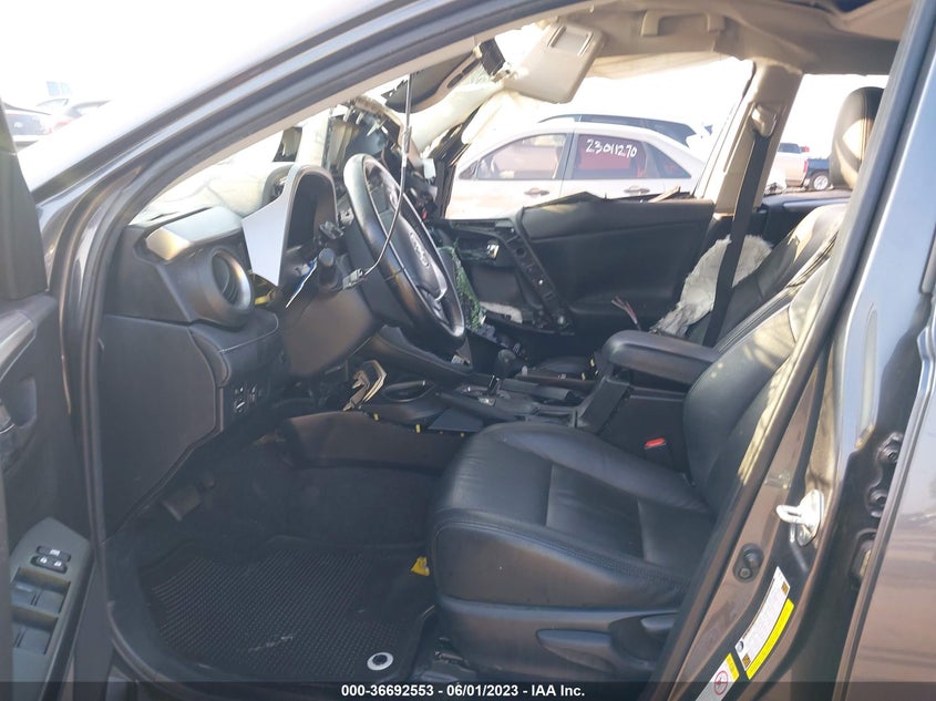 VIN JTMWFREV7JJ722465 2018 TOYOTA RAV4 XLE/ADVENTURE