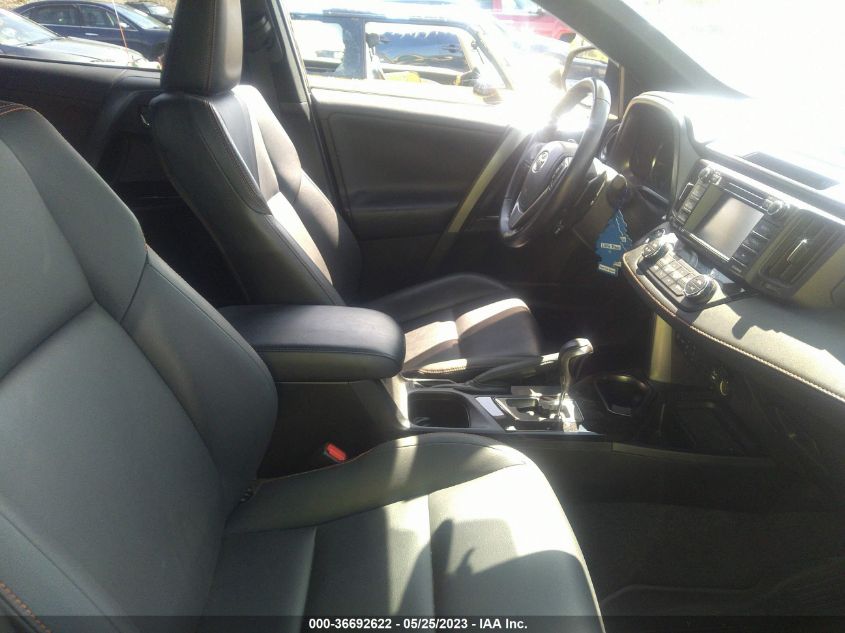 2017 TOYOTA RAV4 SE - JTMJFREV2HD207585