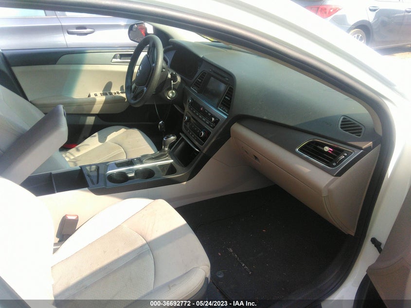 VIN 5NPE24AF3HH483038 2017 HYUNDAI SONATA SE
