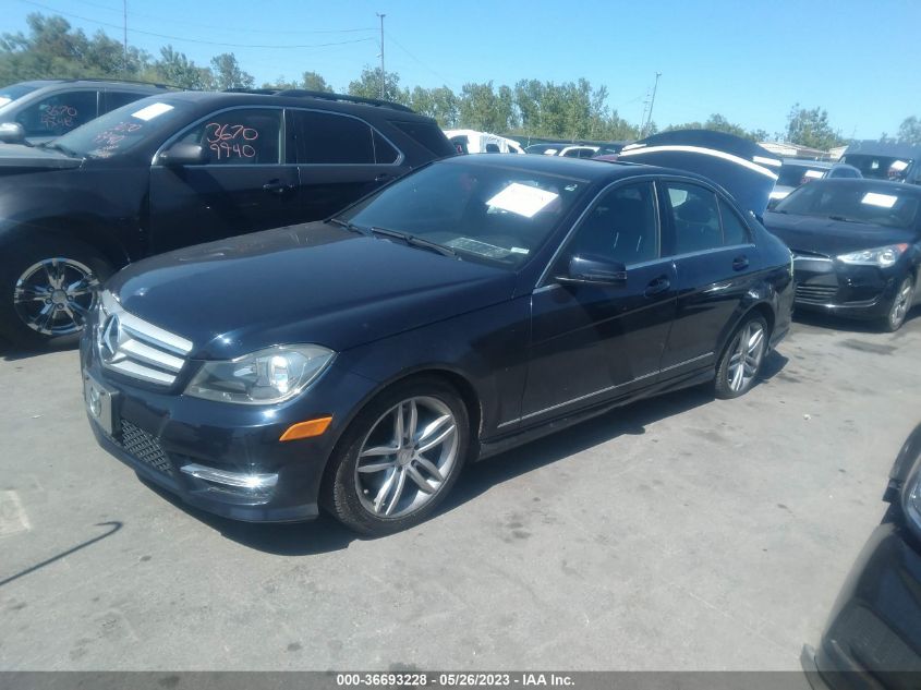 2013 MERCEDES-BENZ C-CLASS C 300 - WDDGF8AB0DG077756