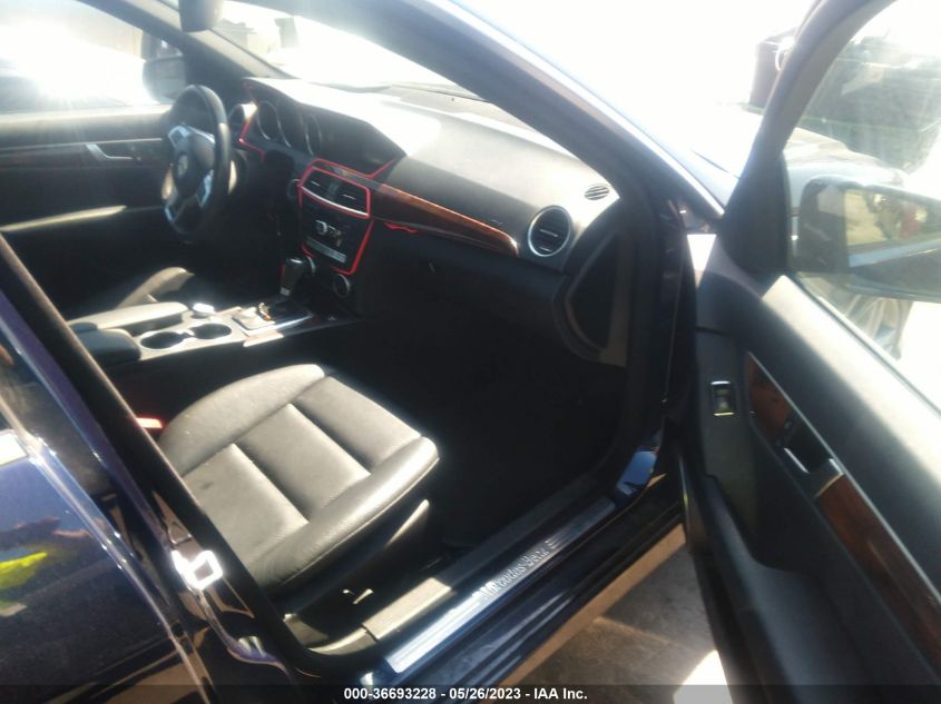 2013 MERCEDES-BENZ C-CLASS C 300 - WDDGF8AB0DG077756