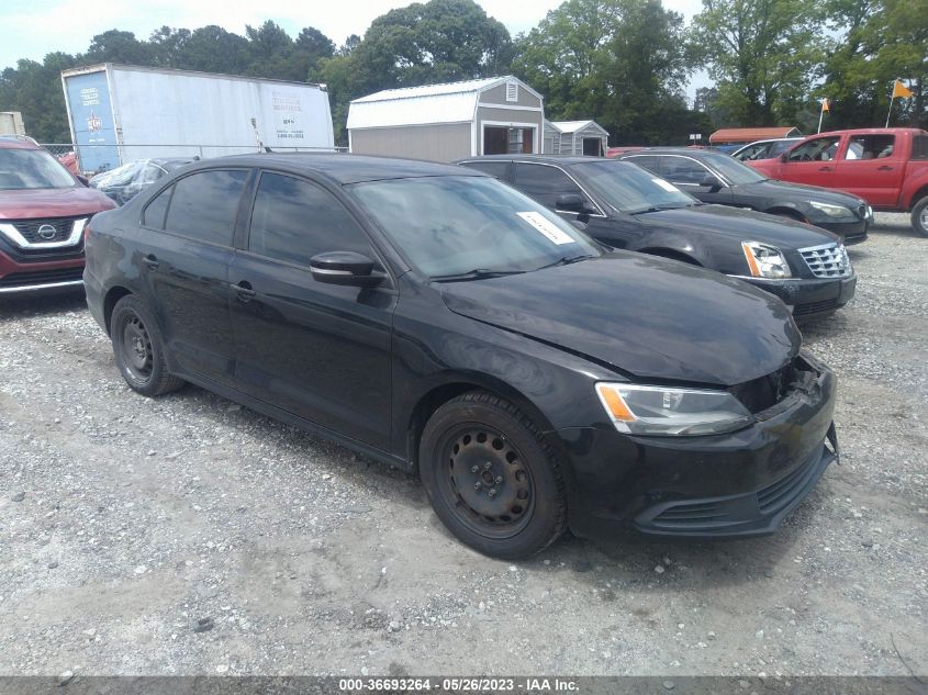 2014 VOLKSWAGEN JETTA SEDAN SE - 3VWD17AJ6EM392689