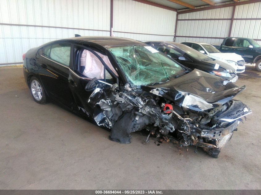 2018 CHEVROLET CRUZE LT - 1G1BE5SM3J7189056