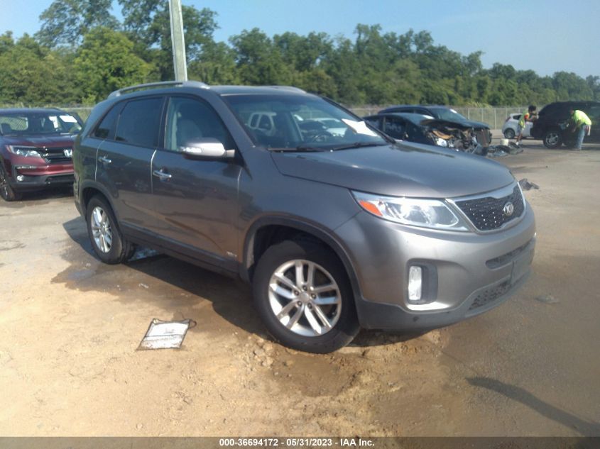 2014 KIA SORENTO LX - 5XYKTCA69EG439283