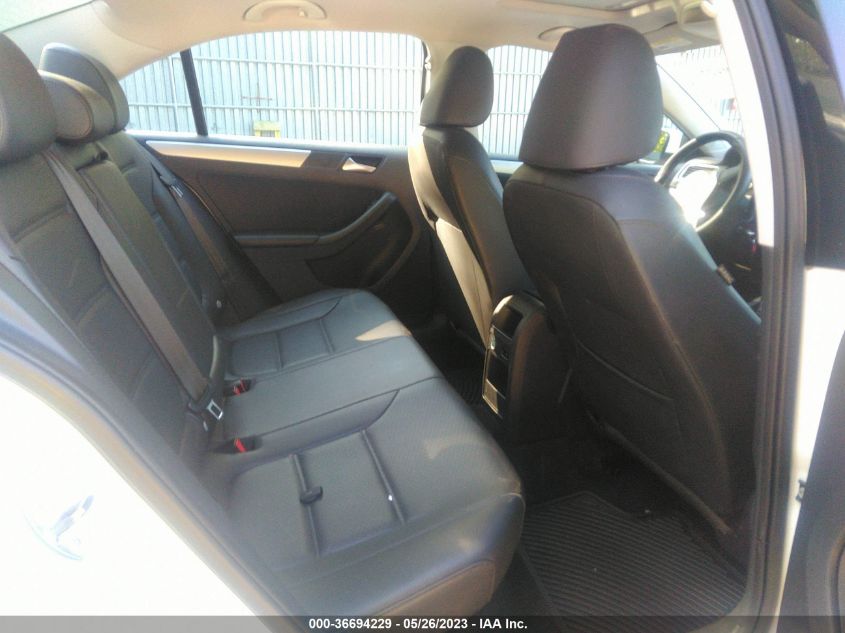 2013 VOLKSWAGEN JETTA SEDAN SE W/CONVENIENCE/SUNROOF - 3VWDP7AJ8DM449892
