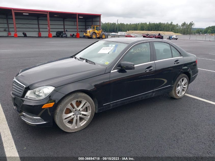 2013 MERCEDES-BENZ C 300 LUXURY 4MATIC/SPORT 4MATIC WDDGF8ABXDR251059