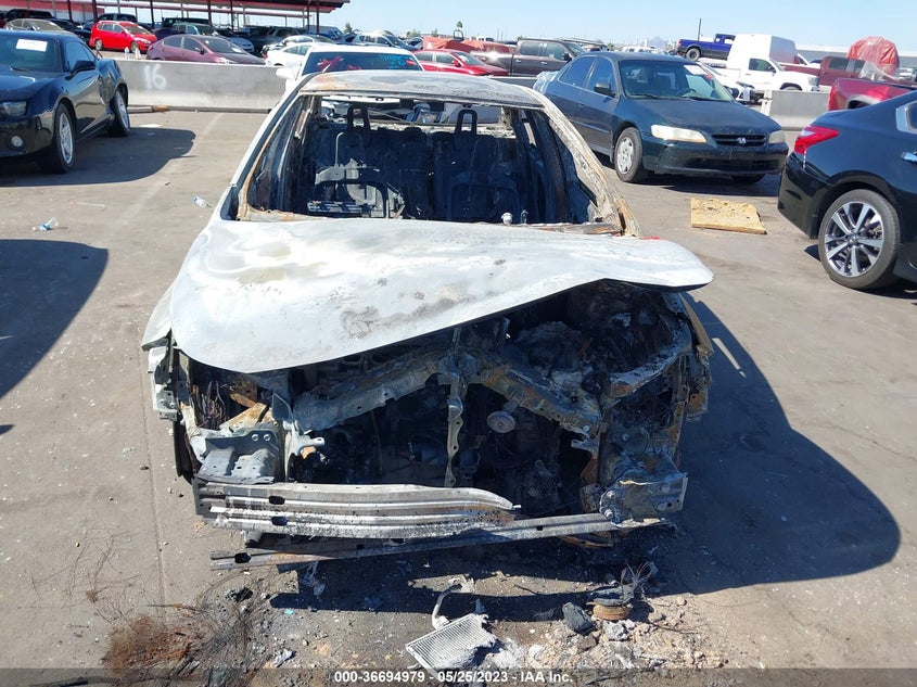 VIN 5YFEPMAE2MP215278 2021 TOYOTA COROLLA LE