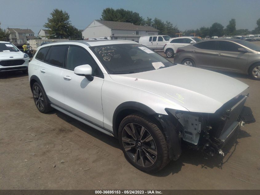 2020 VOLVO V60 CROSS COUNTRY - YV4102WK6L1040071