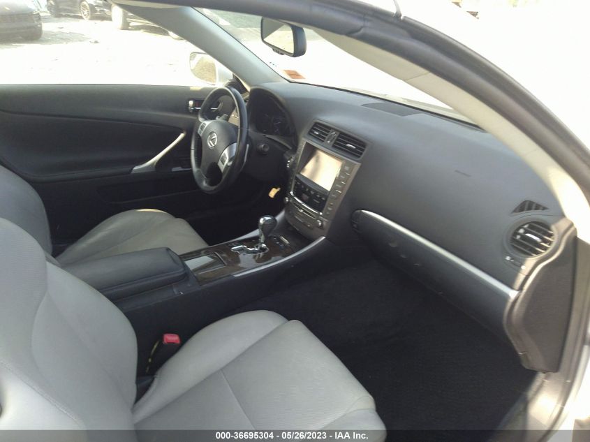 2015 LEXUS IS 250C JTHFF2C21F2532239