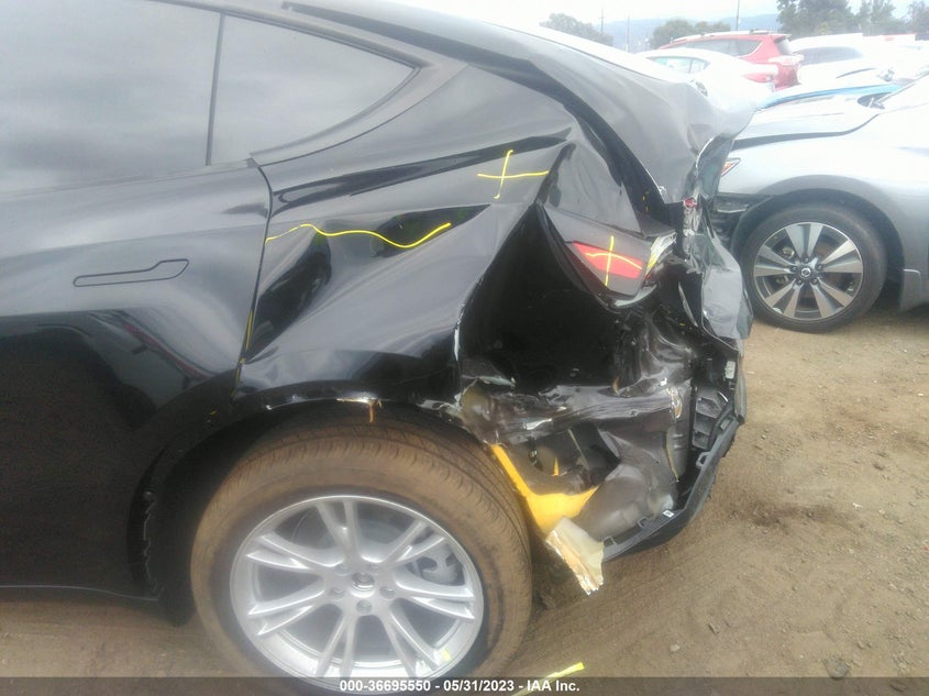 VIN 7SAYGDEE4PA089304 2023 TESLA MODEL Y LONG RANGE