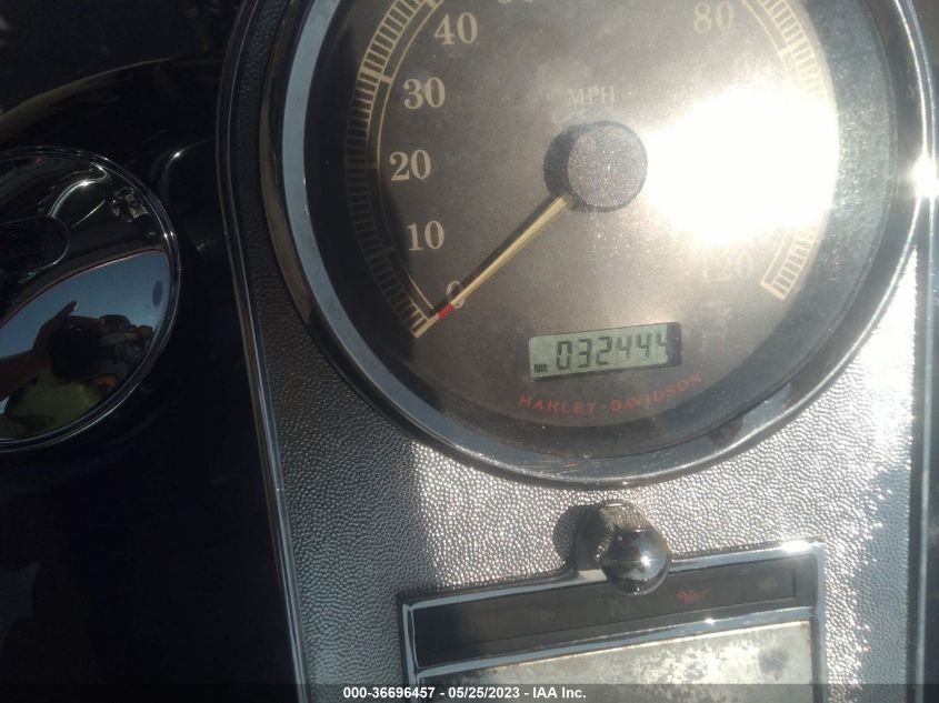 2007 HARLEY-DAVIDSON FLSTC - 1HD1BW5117Y061256