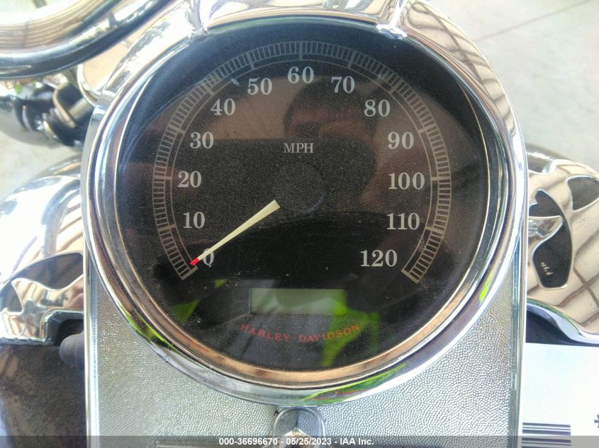 2008 HARLEY-DAVIDSON FLSTC - 1HD1BW5188Y030166