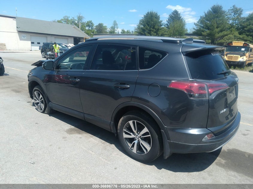 VIN JTMRFREV4HD200429 2017 TOYOTA RAV4 XLE